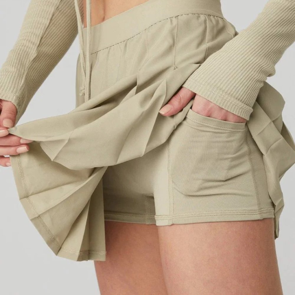 Limited Edition Alo Yoga M Varsity Tennis Skirt - California Sand
